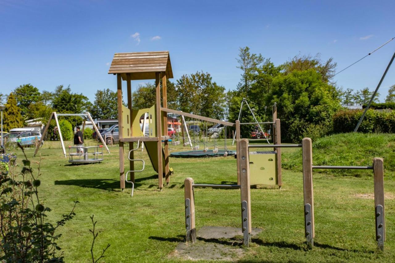Chalet 550 Op Recreatiepark De Wielen Синт Мартен Екстериор снимка
